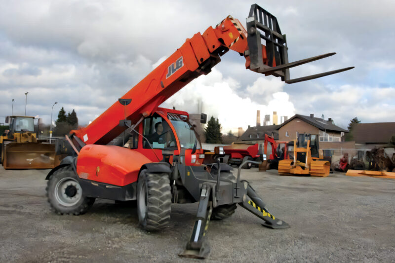 L-355 JLG 4017