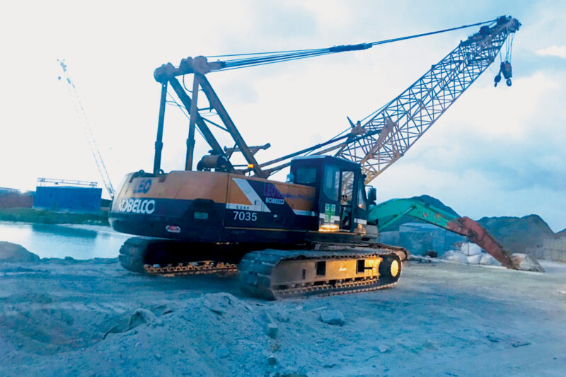 L-240 KOBELCO 7035