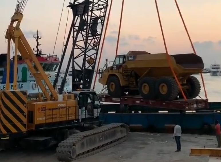 Heavy Lift Dump Truck