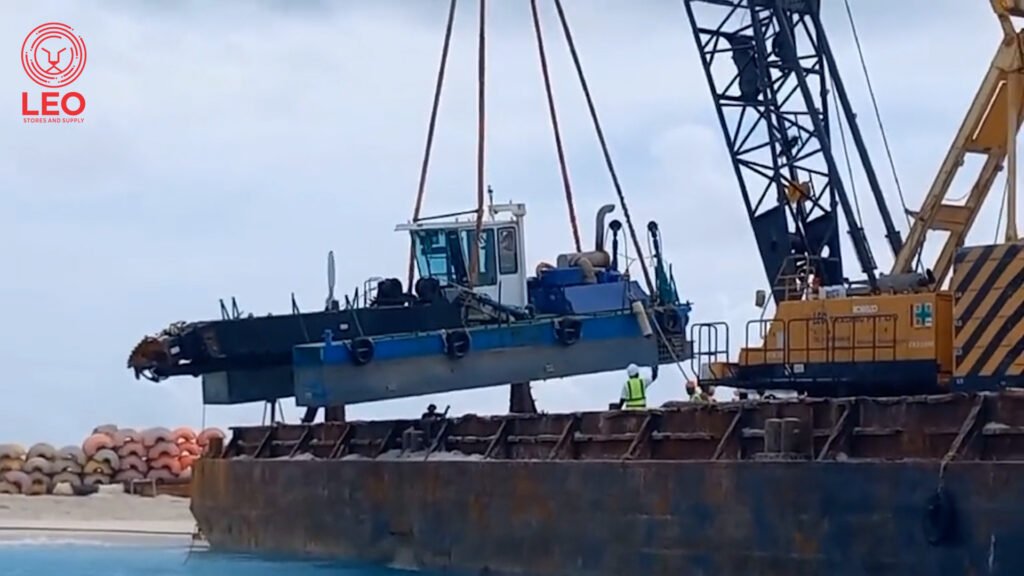 Heavy lifting Vessel